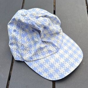 BAGGU Blue and White Patterned Hat